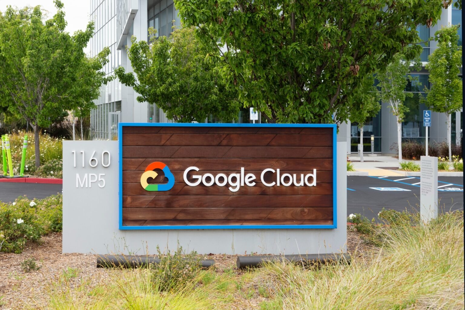 Google Cloud, Claude Enter Enterprise AI Governance Fight