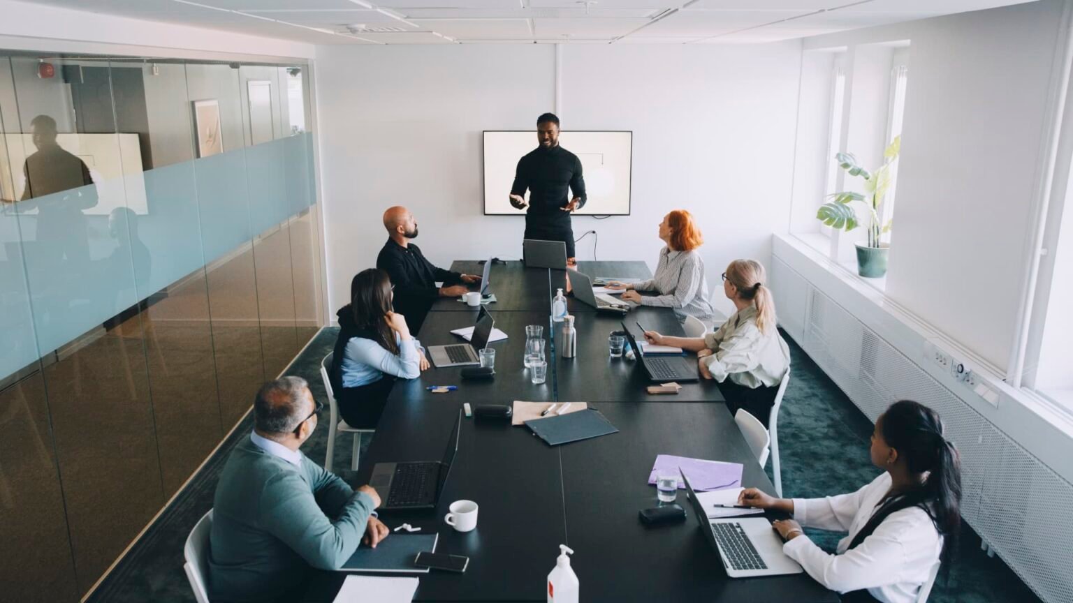 Here's how artificial intelligence is changing boardrooms