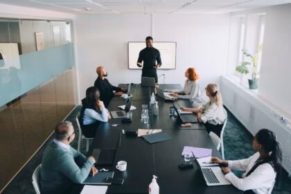 Here's how artificial intelligence is changing boardrooms