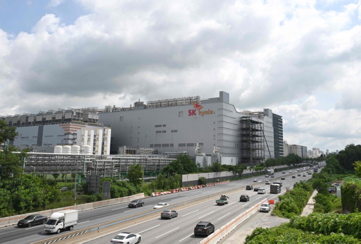 SK hynix posts 1,200% net profit boost on AI chip boom