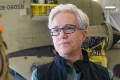 Kotek issues executive order establishing AI procurement safeguards for Oregon government